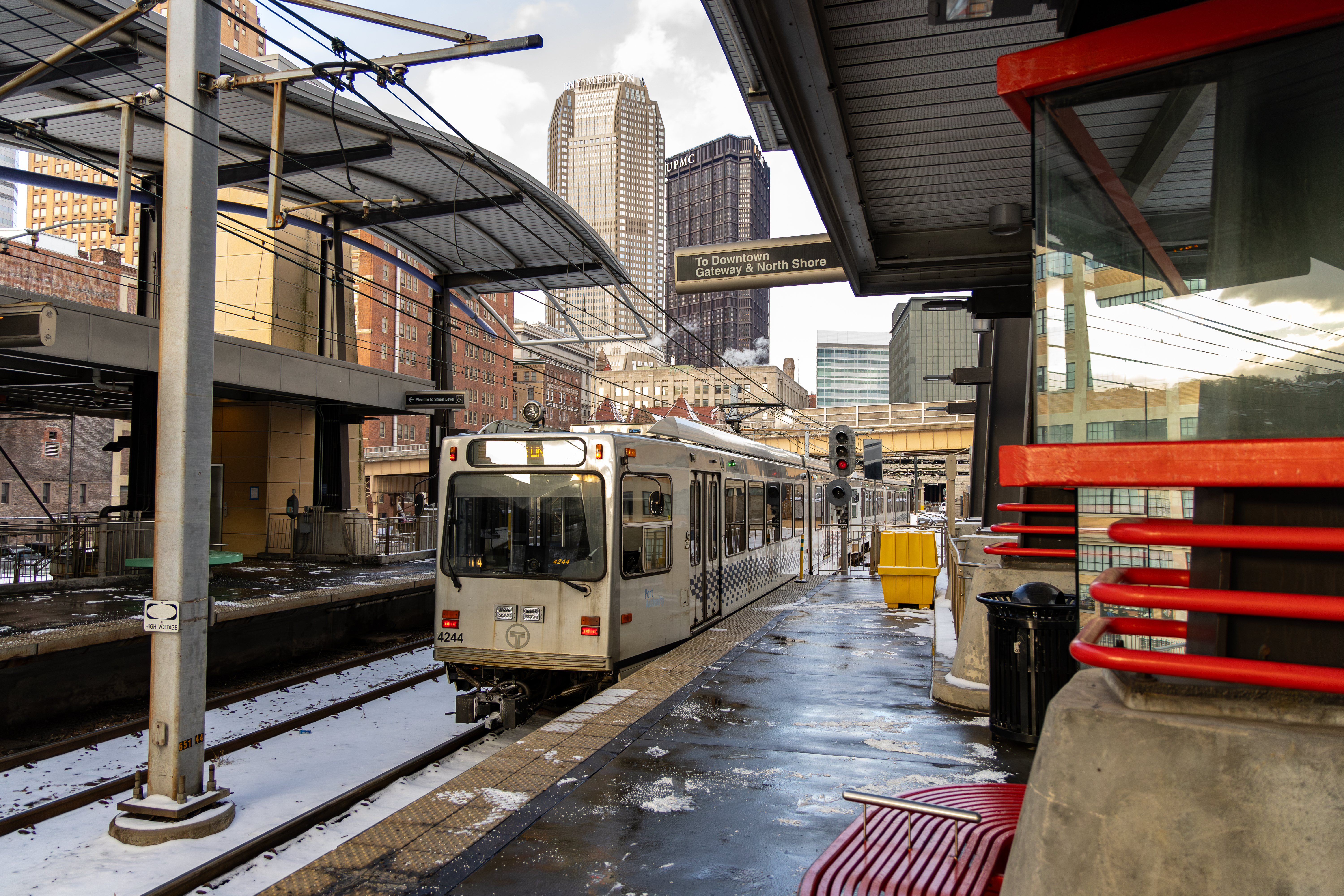 Snow Winter First Ave Station LRV Train 2024-1-16 -7736 (1).jpg